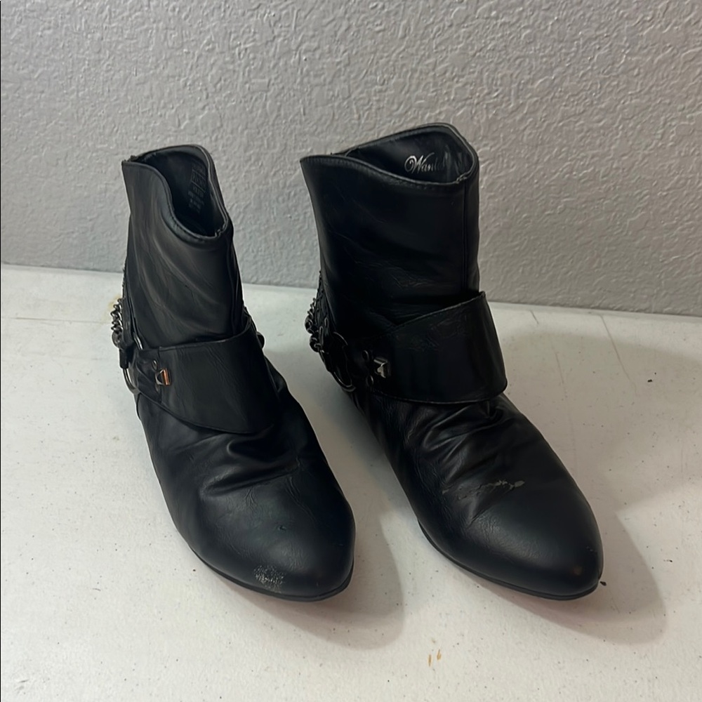 WANTED Black Leather Women’s Boots Sz 8